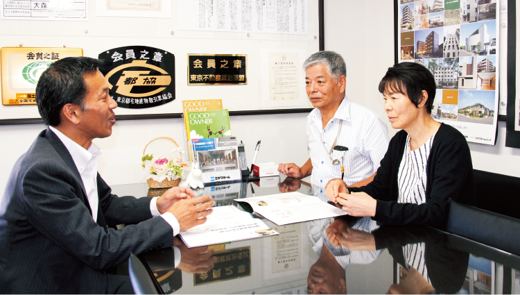 大森 とみ子様（右手前） 大森 眞様（右奥） 奥田 征之（左）